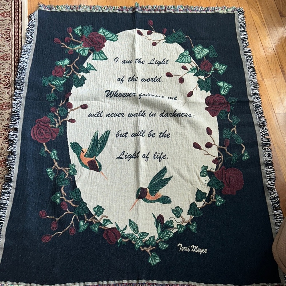 Roses 🌹 And Hummingbirds Throw